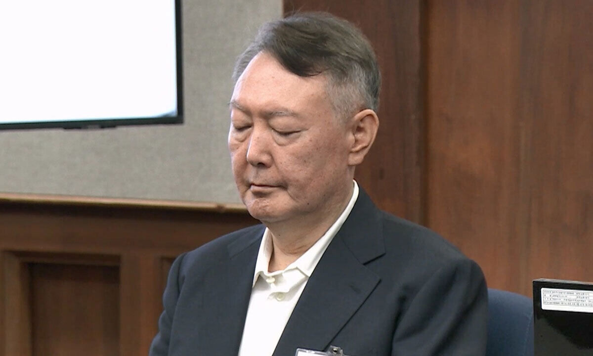 내란 우두머리 혐의로 재판에 넘겨진 윤석열 전 대통령이 19일 열린 1심에서 무기징역을 선고받았다.&nbsp;서울중앙지방법원 제공 영상 캡처