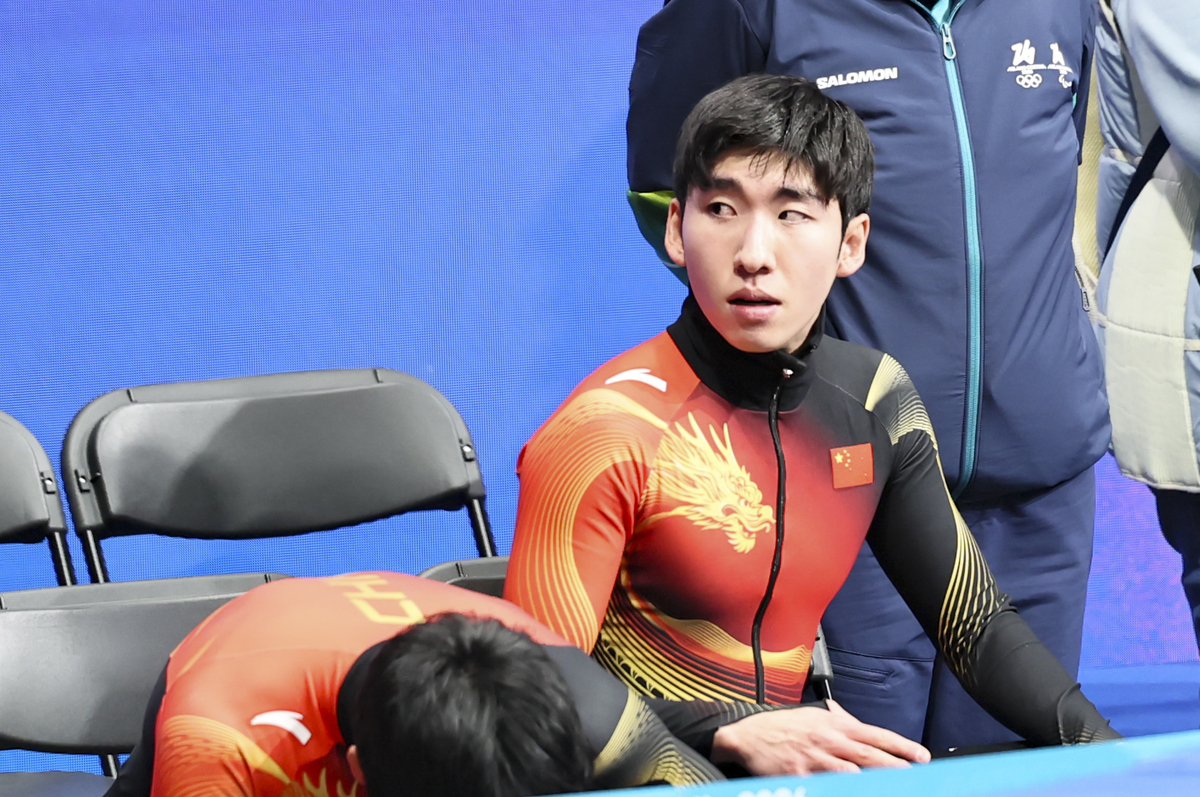 한국 출신 중국 귀화 선수 쇼트트랙 린샤오쥔(한국명 임효준)이 쇼트트랙 가 14일(현지 시간) 이탈리아 밀라노 아이스 스케이팅 아레나에서 열린 2026 밀라노·코르티나 담페초 동계올림픽 쇼트트랙 스피드스케이팅 남자 1500m 준준결승에서 탈락하자 아쉬워하고 있다.&nbsp; &nbsp;&nbsp;밀라노=뉴시스