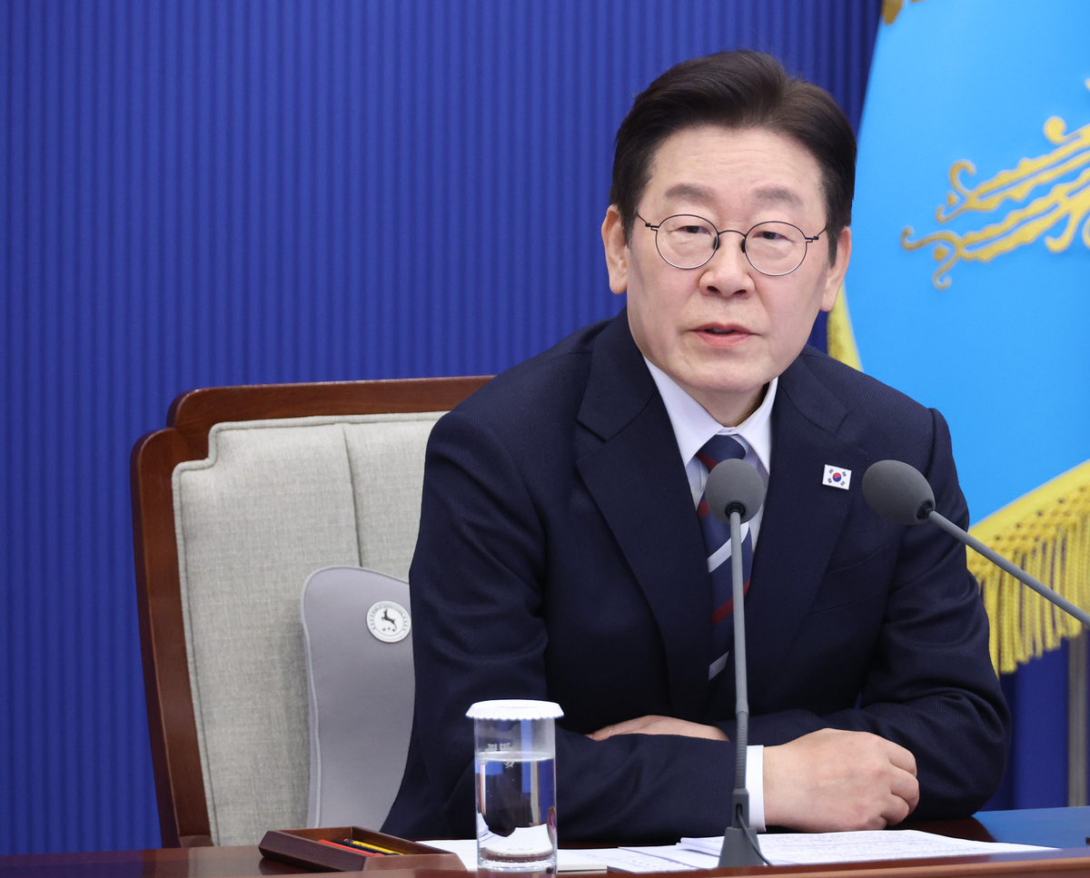 이재명 대통령이 지난 19일 청와대에서 열린 수석보좌관회의에서 발언하고 있다. 연합뉴스