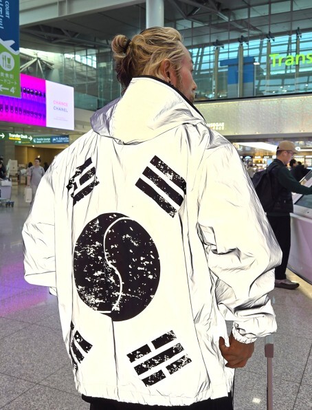 태극기 의류 디자이너 이인원(52)씨. 본인 제공