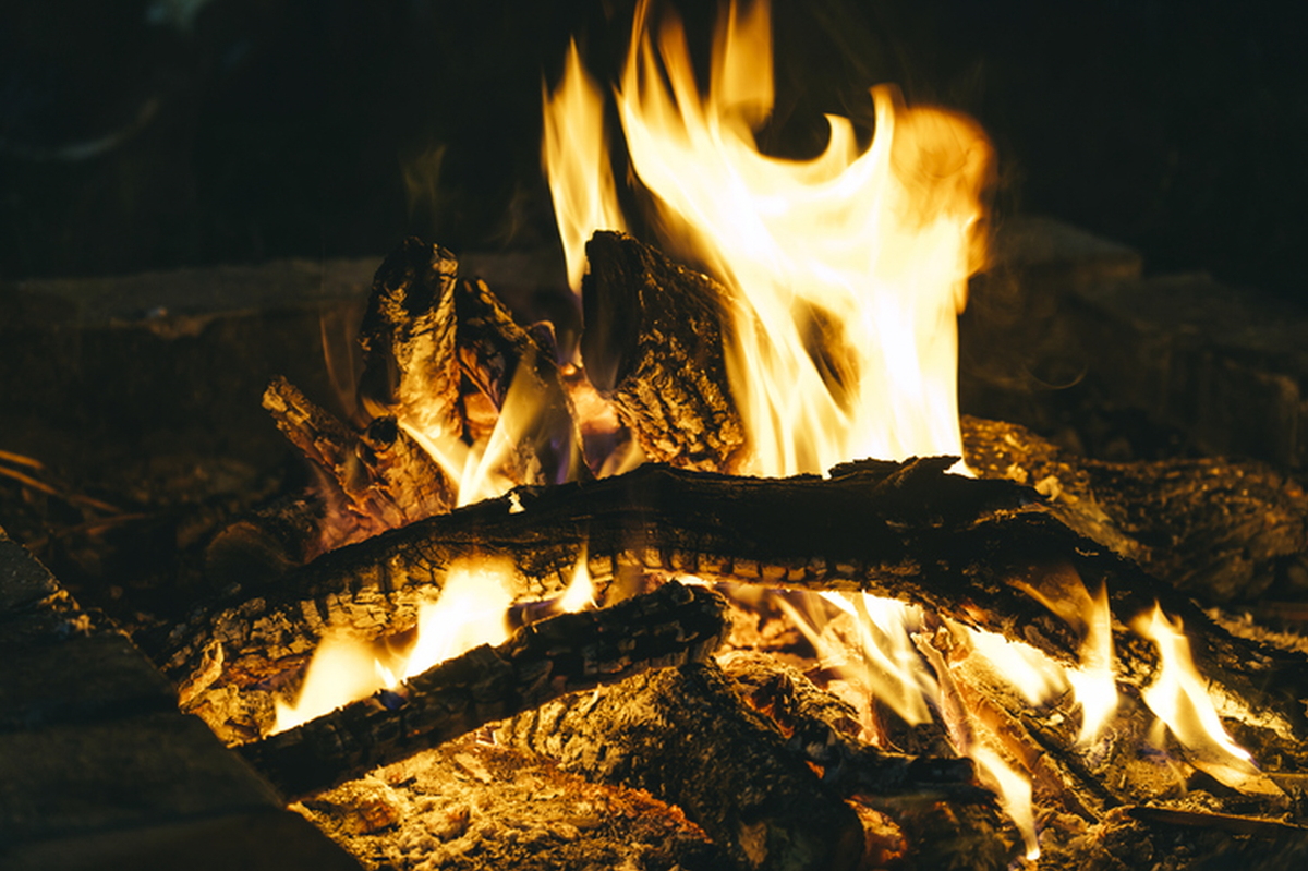 일산화탄소 감지기는 실내 농도가 위험 수준에 도달하기 전 경고음을 울려 사고를 예방하는 장치다. 전문가들은 상시 환기와 함께 감지기 설치를 권고한다. 게티이미지뱅크