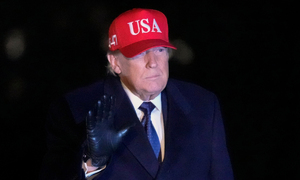 트럼프 “목표 달성 때까지 이란 공격”