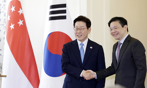 李 “싱가포르 부동산 정책에 관심…사회 문제 안 되는 점 놀라워”
