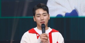 박군 "故 신격호 롯데 회장 장학금 받으며 학업 이어가"