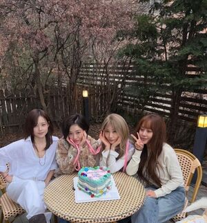 브라운아이드걸스 '데뷔 20주년' 기념샷…언니들의 여전한 우정