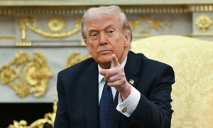 트럼프 “美해군이 호르무즈 통과 유조선 보호”