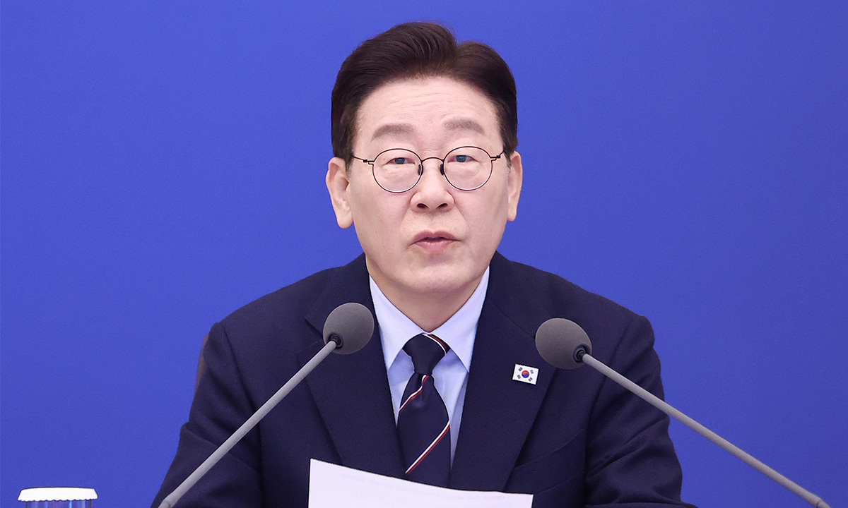 이재명 대통령이 6일 청와대에서 열린 수석보좌관회의에서 발언하고 있다. 청와대통신사진기자단