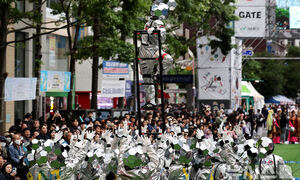 “왜 우리가 피해 봐야 하나”…선거철마다 멈추는 봄축제, 지역 상인들 ‘한숨’