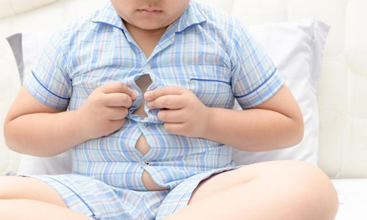 최근 소아청소년 비만이 빠르게 늘면서 지방간을 동반한 대사질환 위험이 새로운 건강 문제로 떠오르고 있다. 게티이미지뱅크