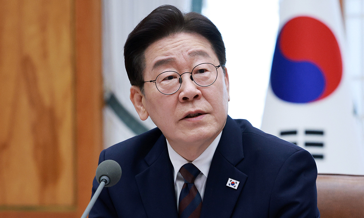 이재명 대통령이 9일 청와대에서 열린 중동상황 관련 비상경제점검회의에서 발언하고 있다. 연합뉴스