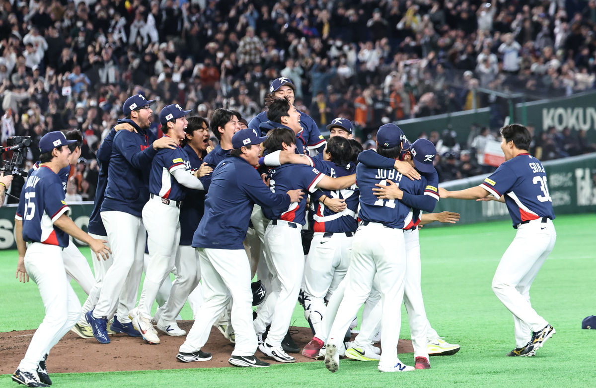 9일 일본 도쿄돔에서 열린 2026 월드베이스볼클래식(WBC) C조 조별리그 최종전 대한민국과 호주의 경기. 호주를 꺾고 8강 진출을 확정한 한국 대표팀이 기뻐하고 있다. 연합뉴스