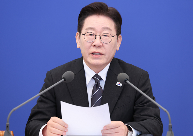 李대통령 “주한미군 무기 반출, 대북 억지력 문제 없어”