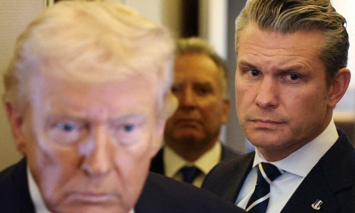 도널드 트럼프 미국 대통령과&nbsp;헤그세스 미 국방장관. 로이터연합