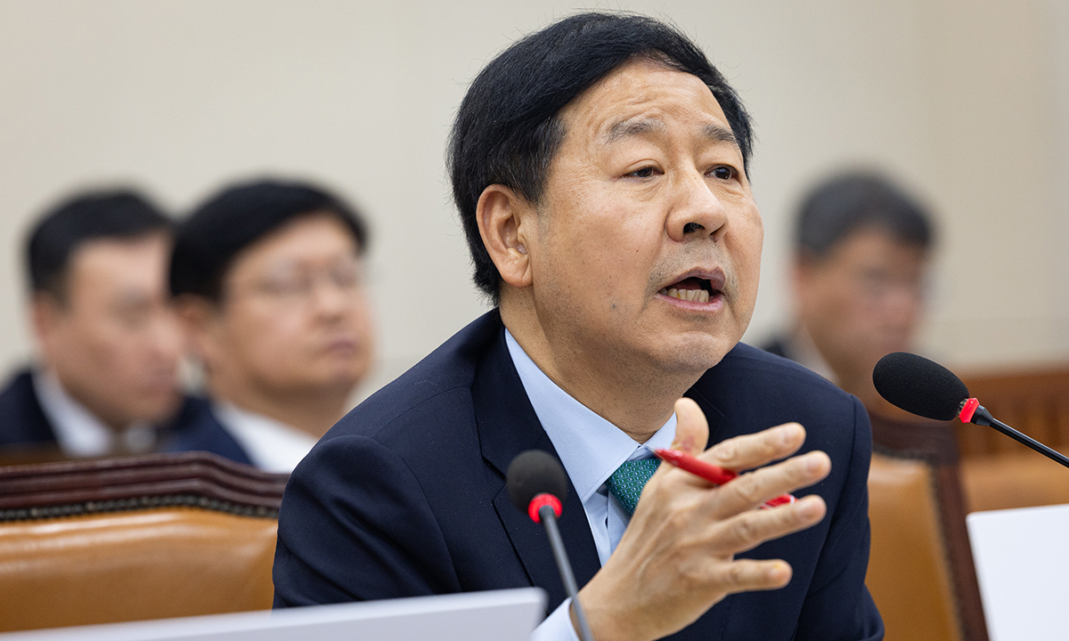 구윤철 부총리 겸 재정경제부 장관이 11일 서울 여의도 국회에서 열린 제433회 국회(임시회) 재정경제기획위원회 제1차 전체회의에서 의원들의 현안질의에 답변하고 있다.