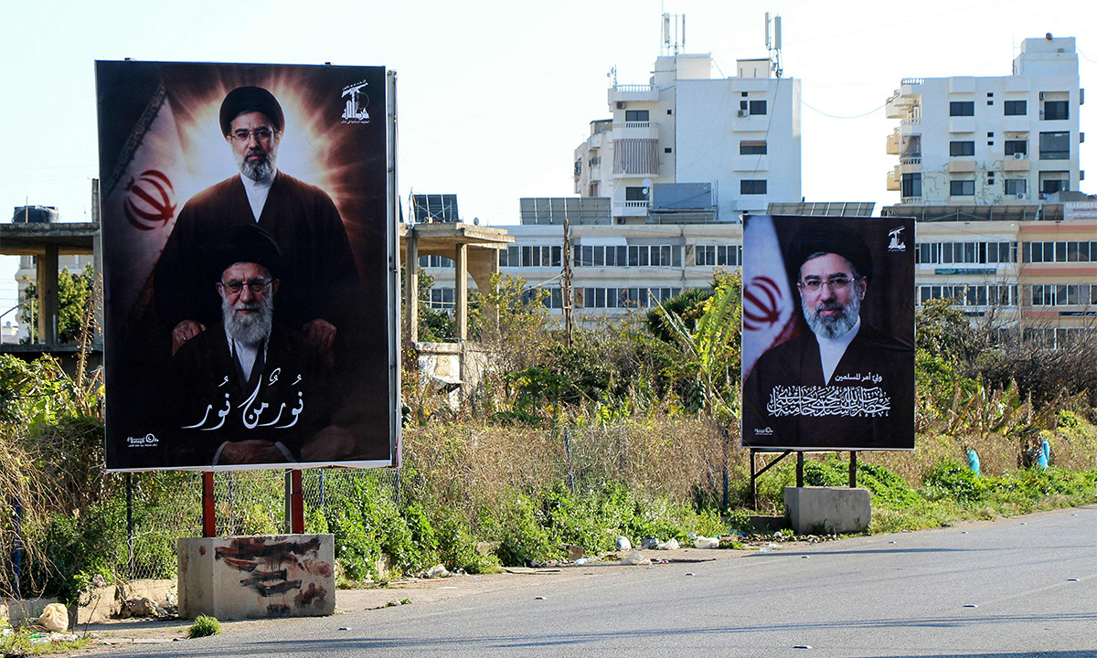미국과 이스라엘의 공습으로 사망한 이란 최고지도자 아야톨라 세예드 알리 하메네이와&nbsp;새 최고지도자 모즈타바 하메네이. AFP연합뉴스