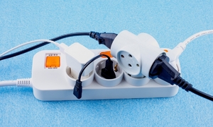 TV 뒤 멀티탭 그대로 뒀다가 화재…먼지 쌓이면 위험