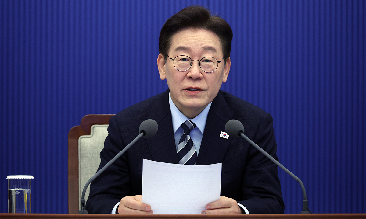 이재명 대통령이 12일 청와대에서 열린 수석보좌관회의에서 발언하고 있다. 뉴시스