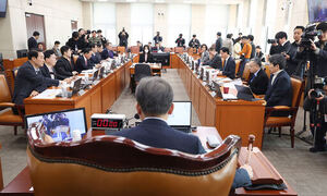 지선 83일 남겨놓고 재가동된 정개특위…선거구 획정·지구당 등은 재논의