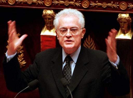 리오넬 조스팽 전 프랑스 총리(1937∼2026). 사진은 총리로 재직하던 1999년 의회에서 옛 유고슬라비아 내전을 주제로 연설하는 모습. AP연합뉴스