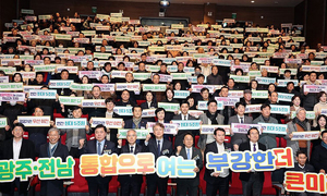 재정 분권 여전히 제자리…&${esc.h}34;국세 이양·교부세율 인상&${esc.h}34; 목소리