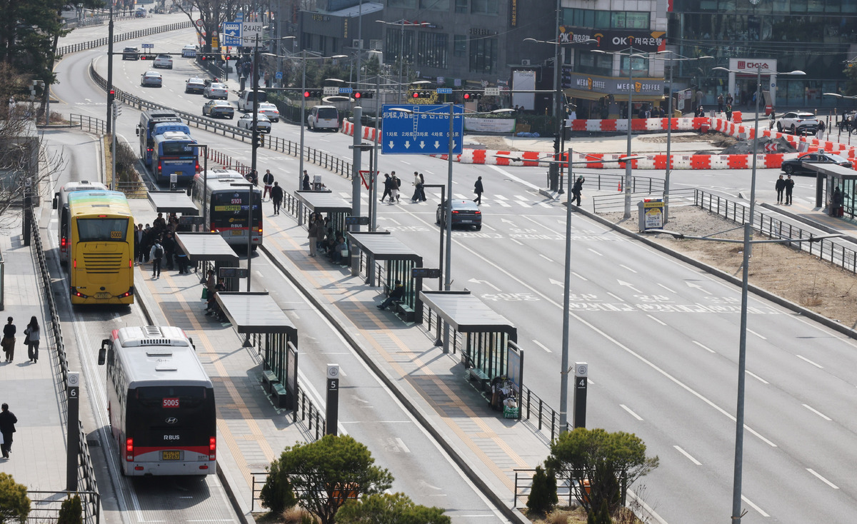국제유가 급등에 자가용 운행 감소 [한강로 사진관]