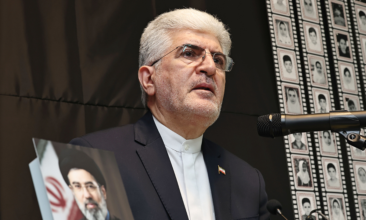 사이드 쿠제치 주한이란대사가 26일 서울 용산구 주한이란대사관에서 열린 미국ㆍ이란 전쟁 관련 사진전 및 다큐 상영 기자회견에서 취재진 질문에 답하고 있다.