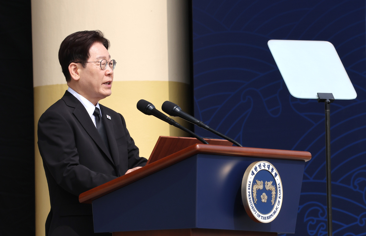 이재명 대통령, 서해수호의 날 기념사 (대전=연합뉴스) 한상균 기자 = 이재명 대통령이 27일 국립대전현충원에서 서해수호의 날 기념사를 하고 있다. 2026.3.27 [청와대통신사진기자단] xyz@yna.co.kr/2026-03-27 11:23:51/ &amp;lt;저작권자 ⓒ 1980-2026 ㈜연합뉴스. 무단 전재 재배포 금지, AI 학습 및 활용 금지&amp;gt;