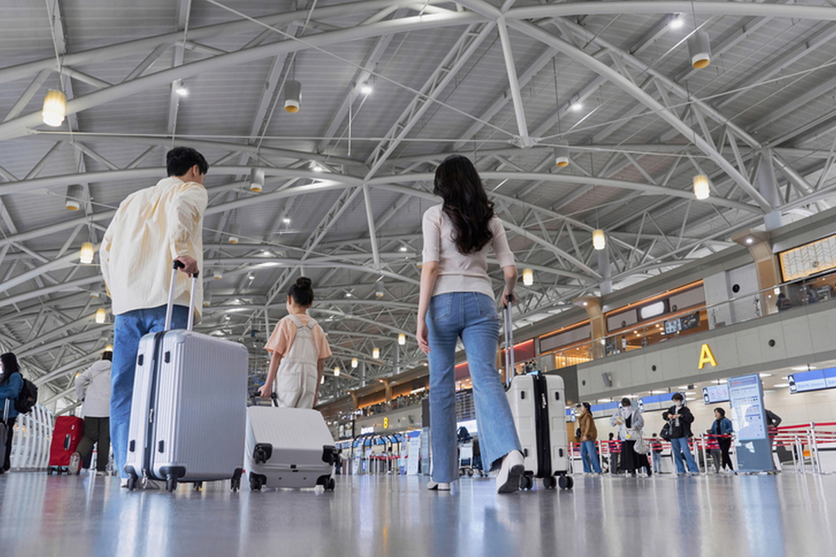 항공유 가격 부담으로 LCC 노선 감편이 이어지며 동남아·미주 항공권 가격 상승과 일정 불확실성이 확대되고 있다. 게티이미지