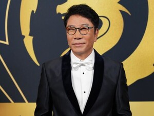 'K-POP 대부' 이수만 "15년간 생각해 온 세계 최초 촬영 방법 완성"