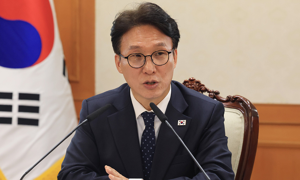 김민석 국무총리가 30일 서울 종로구 정부서울청사에서 열린 반려동물 정책위원회 회의에서 모두발언을 하고 있다.