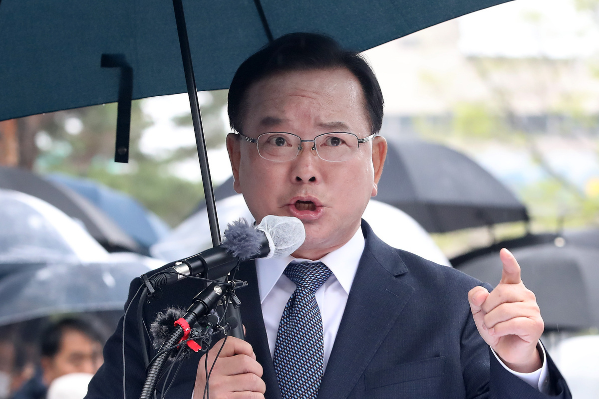 (대구=뉴스1) 공정식 기자 = 김부겸 전 국무총리가 30일 오후 대구 중구 2·28기념중앙공원에서 6·3지방선거 대구시장 출마를 선언하고 있다. 2026.3.30/뉴스1