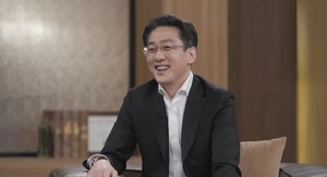 손창민, '방부제 외모' 비법 풀었다… 2G폰 사용 이유도 공개