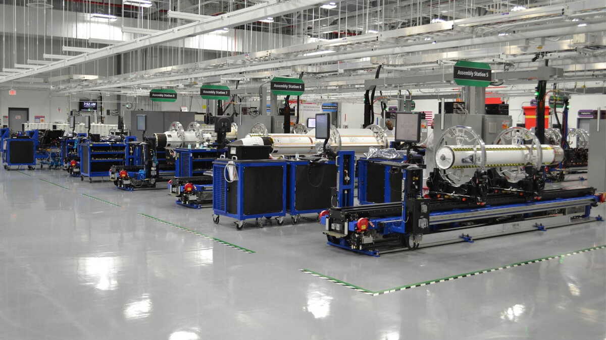 미국 레이시온의 생산시설에서 고체연료 로켓이 생산되고 있다. 세계일보 자료사진