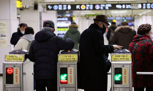 “무임승차 제한, 노인을 혼잡 원인으로 인식” 노인회 우려에…靑 “계획 없어”