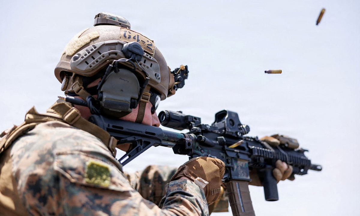 미국 해병대원이 훈련 중 사격하는 모습. 로이터연합뉴스