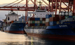 지난해 日 턱밑 추격한 한국 수출, 올해 사상 첫 역전 가시권