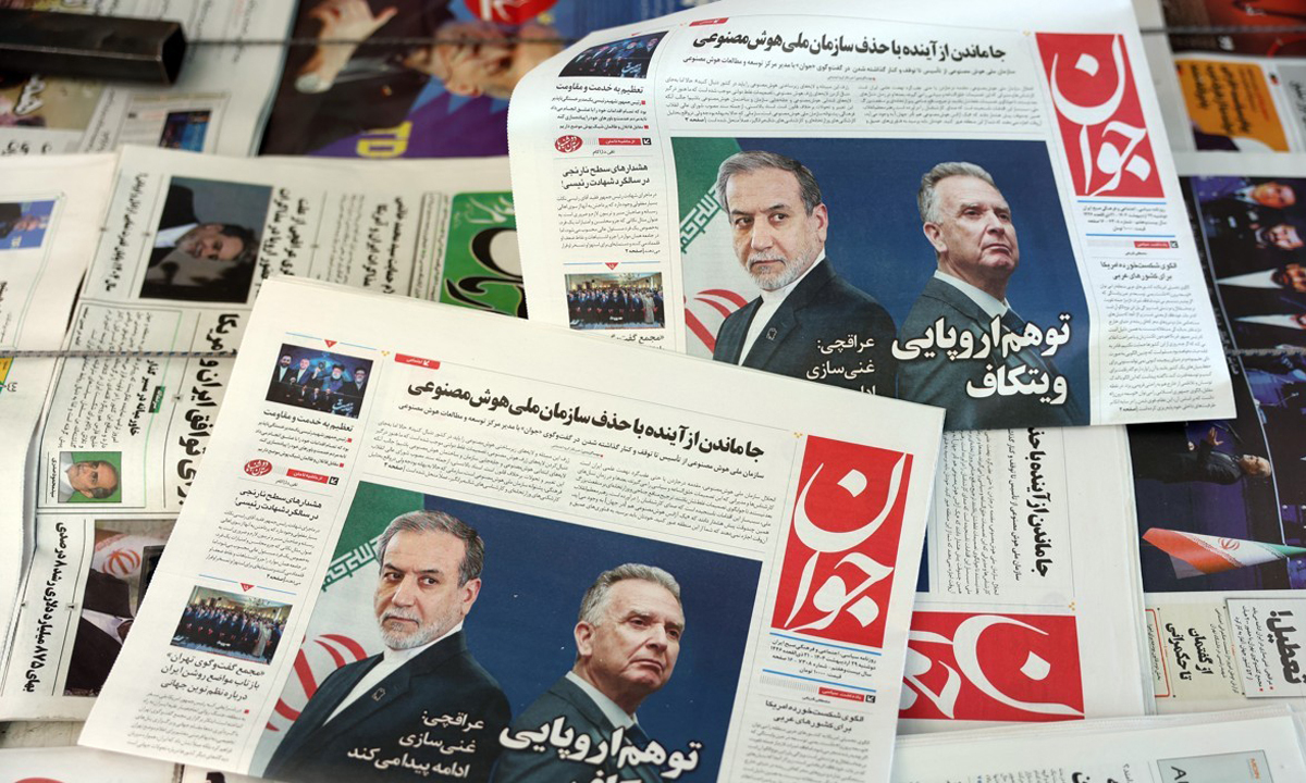 이란 일간지에 실린 압바스 아락치 이란 외교장관과 스티브 윗코프 중동 특사 사진. EPA연합뉴스