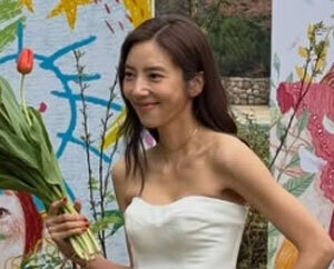 애 엄마 미모 무슨 일?…손담비, 딸 돌잔치서 전성기 시절 비주얼 자랑