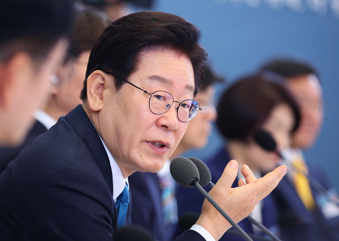 李대통령 “첨단산업, 규제 시스템 ‘네거티브