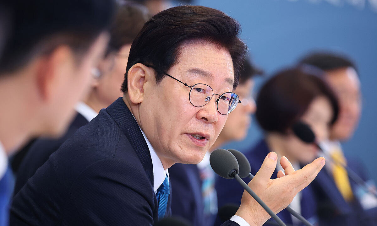 이재명 대통령이 15일 청와대에서 열린 규제합리화위원회 제1차 전체회의에서 발언하고 있다. 연합뉴스