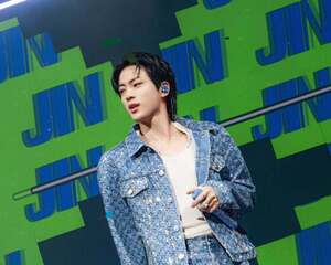 BTS 진, 혼자 앨범 크레디트 빠진 이유 “욕심 부렸다면 몇 달 늦어졌다”