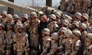 참배 대신 포성 택한 김정은…태양절 첫 군사행보 [북*마크]