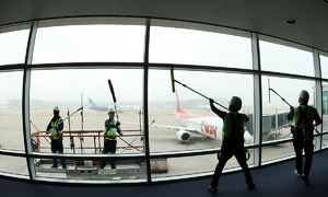 1억명의 발길을 잡아라… ‘그림자 전사들’ 40일 대작전 [밀착취재]