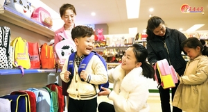 北주민 “대북제재는 일상”…경제난 원인은 ‘정책 실패’ [북*마크]