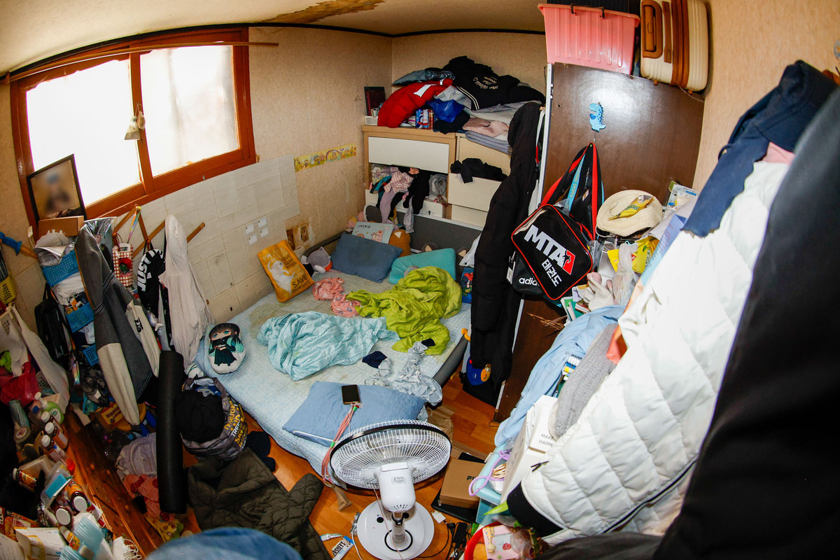 청소년 방임 가정 거주 환경 스케치 /2026.03.27. 성남=유희태 기자