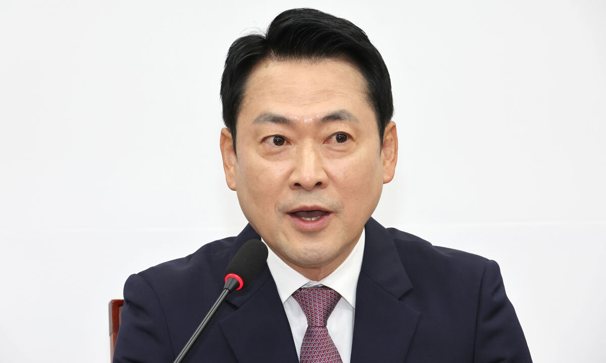 장동혁 국민의힘 대표가 23일 오전 서울 여의도 국회에서 열린 최고위원회의에서 발언을 하고 있다. 뉴시스