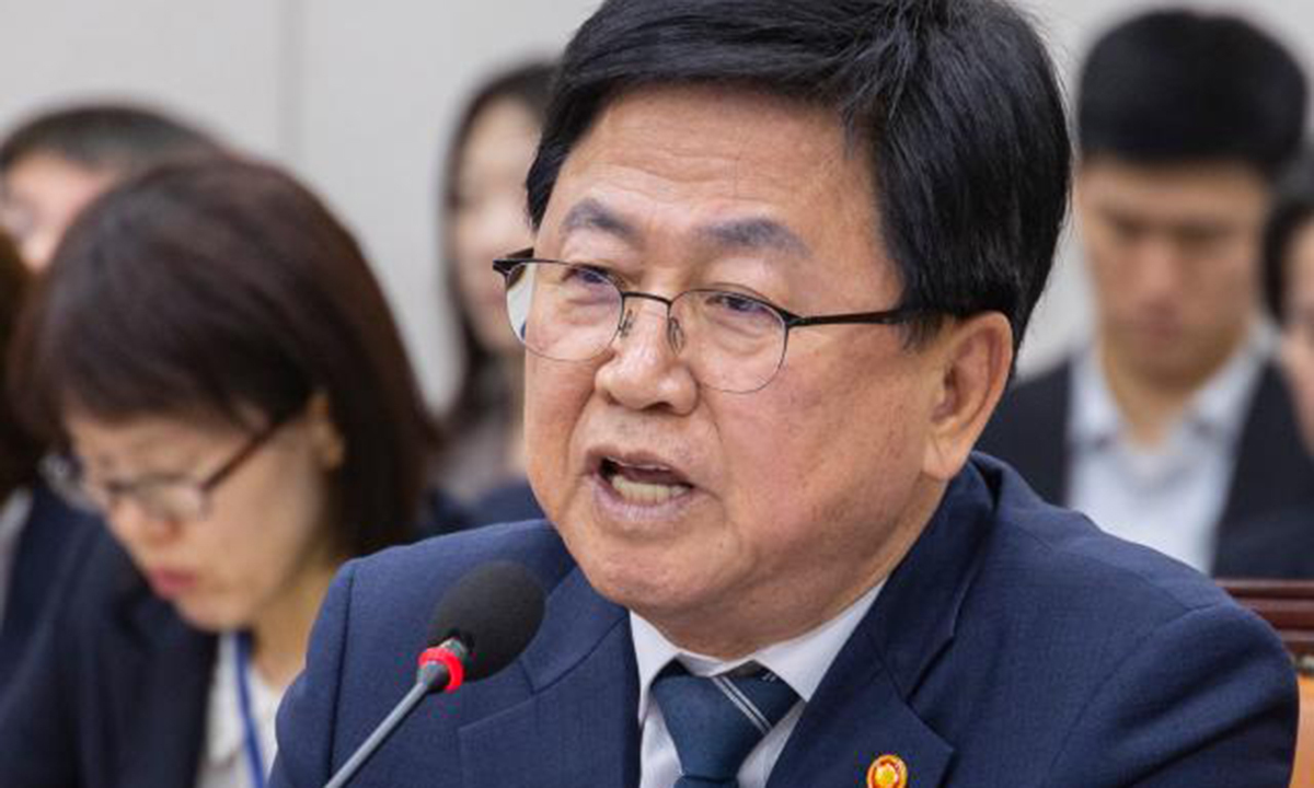 최교진 “운동장 사용 위축 없게 학교 지원”