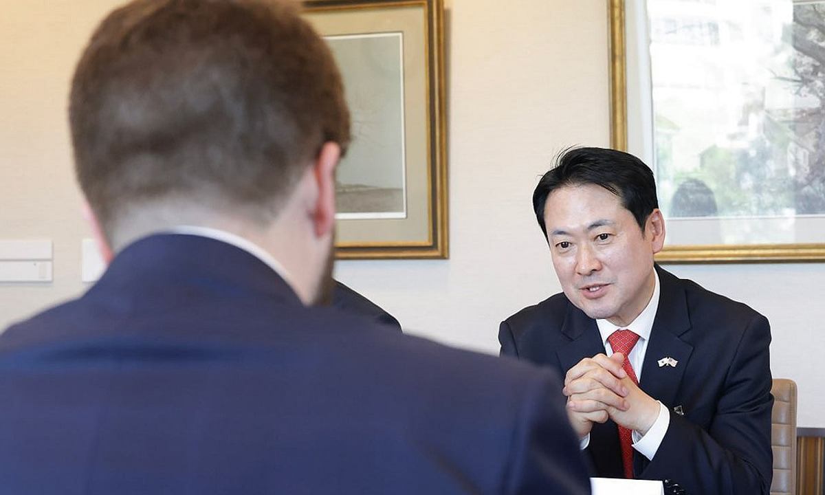 국민의힘이 장동혁 대표가 사흘간 미국 체류 일정을 연장한 이후인 16일(현지시간)에 진행한 일정 관련 사진을 이날 출입기자단에 배포했다. 사진은 파일명에 16일이라고 밝힌 미국 국무부 차관보 면담 모습. 국민의힘 제공