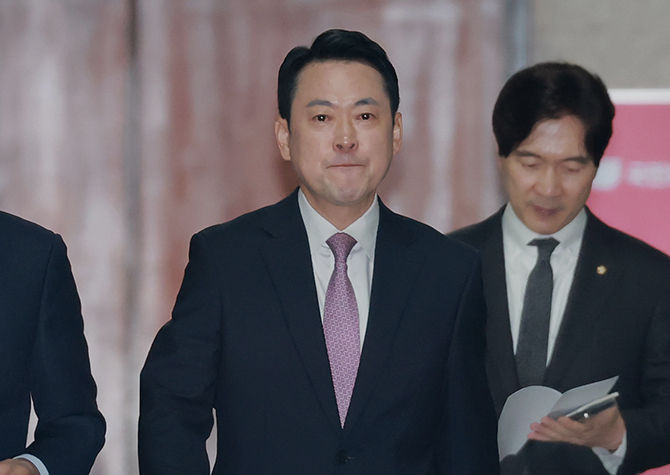 장동혁, '마이웨이' 의지 피력<br>당내에선 '지도부 패싱 분위기'