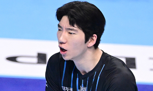 현대캐피탈 허수봉, 총액 13억원으로 예정대로 ‘연봉킹’ 등극…기량 하락 뚜렷했던 이민규는 총액 6억원에 한국전력으로 옮겼다 [남정훈의 오버 더 네트]